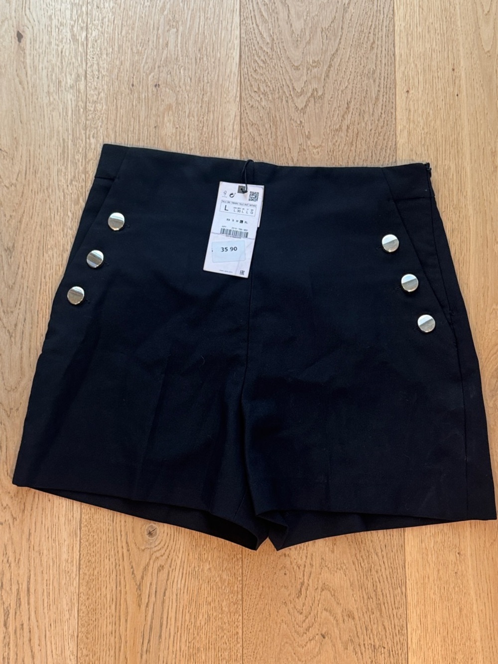 Zara Black High-Waist sailor Button Accent Women's Shorts